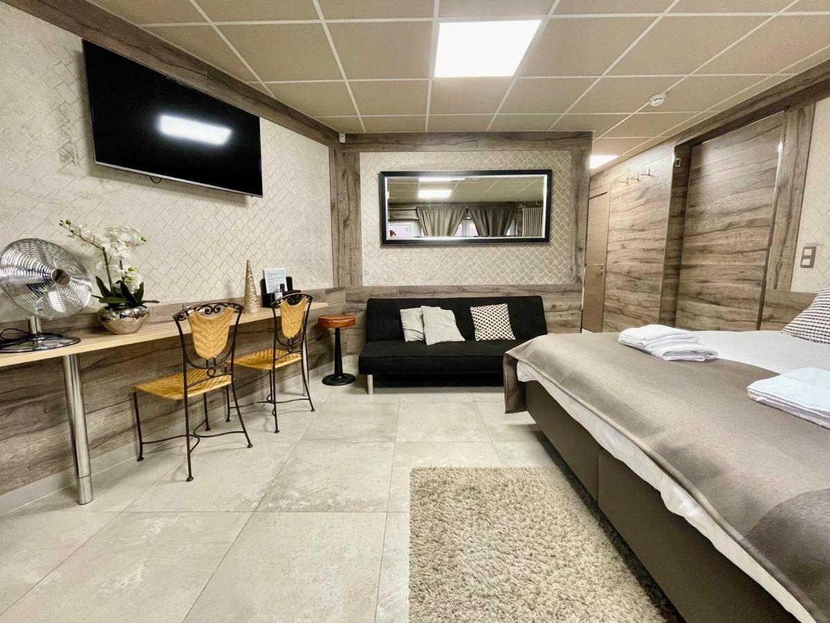 מאלמדי Guesthouse Room40 מראה חיצוני תמונה